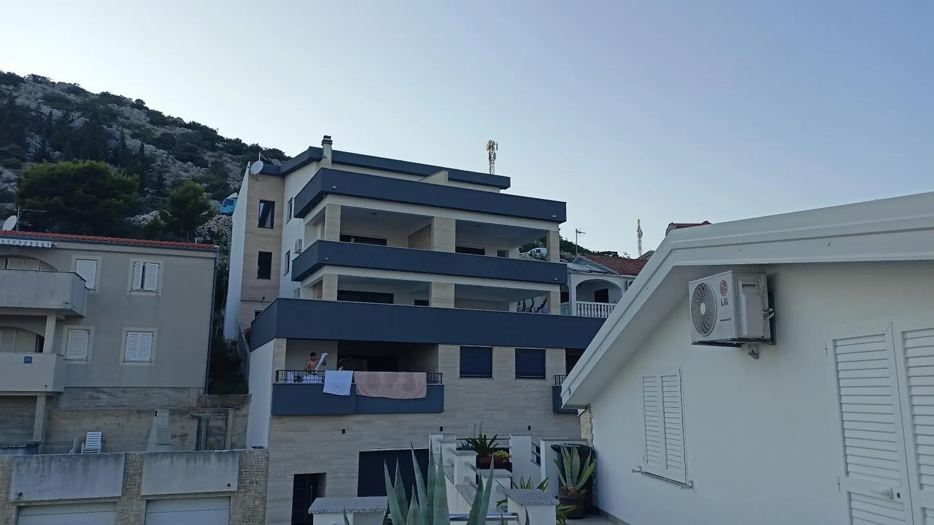 아파트 Apartmani Srdarovic 3 드라게